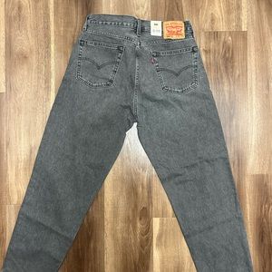 Men Levi’s Strauss 33x30 .  550  Relaxed NWT.